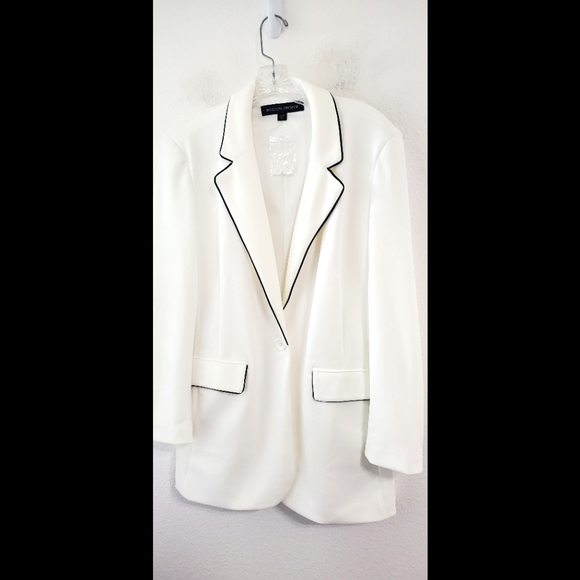 Boston Proper Jackets & Blazers - Boston Proper NWT Beyond Travel Piped Boyfriend Blazer Sz 18